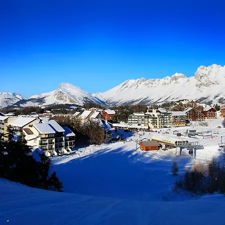 Hotel Sunweb L'ecrin Des Neiges 3*